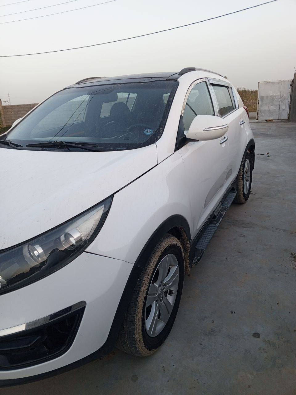 السلام عليكم سبورتج للبيع 2011 خليجي فول مواصفات بانوراما رقم سليمانيه جديد بسمي تحويل ثاني يوم مكينه 2000 دوش بيها رشات صبغ شواصي مكفوله سياره جديده ونضيفه وحلوه مكان كوت ***********.السعر 103 ///
