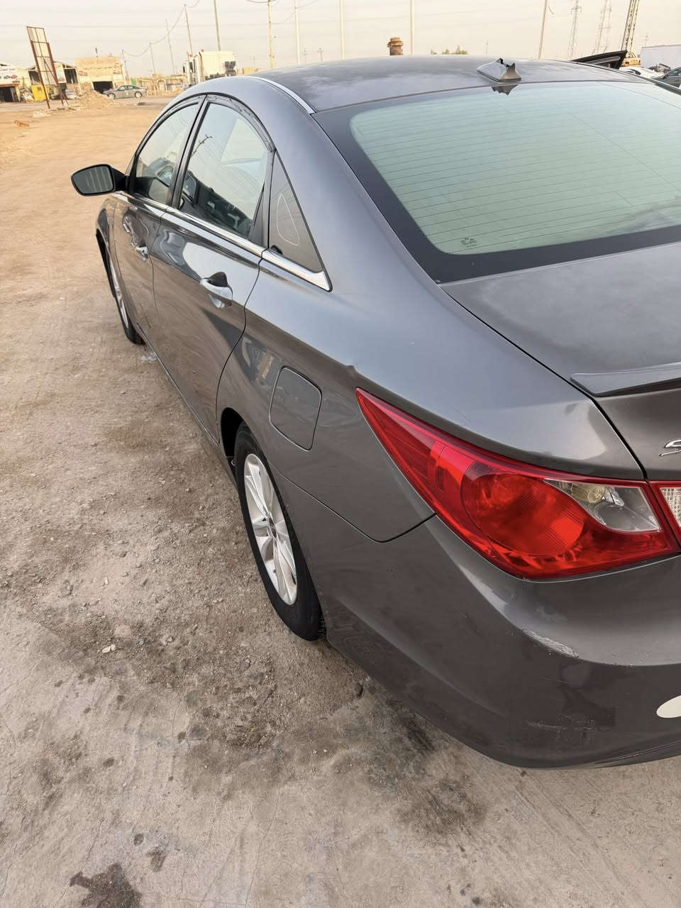 سوناتا 2013 امريكي رقم ذي قار   تحويل ثاني يوم سيارة كاملة تبريد حدادية جديدة تخم تاير  لايت زنون كشن كهربايي  مانع انزلاق تحكم ستيرن  مثبت سرعة  اي نقص مابيها. السعر 105 وبيها مجال   الرقم ***********
