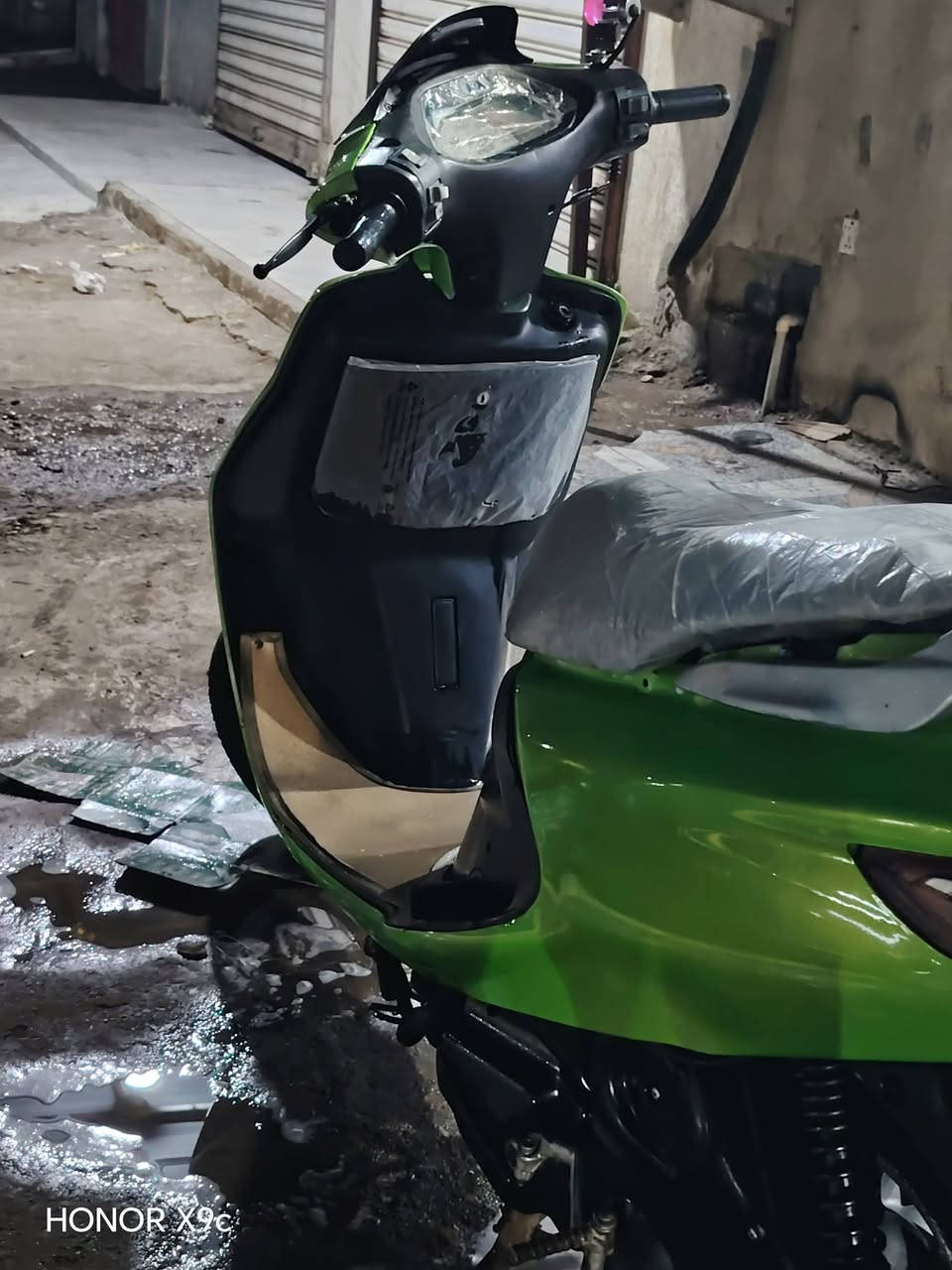 سلام عليكم فراشه البيع مكينه مامفتوحه برغي مانقصه المكان العماره المجر الكبير ***********/السعر 750وبيه مجال
