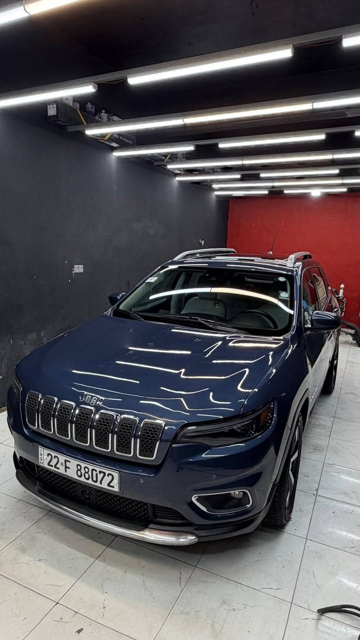 JEEP CHEROKEE 2021
#بدون_ايرباك 💥
للأخير مواصفات
عداد المسافه 38,000 mi 
مكان السياره ميسان العمارة
#السعر 165 ورقه
للأستفسار الاتصال على الرقم التالي
*********** محمد
 واتساب أو اتصال
