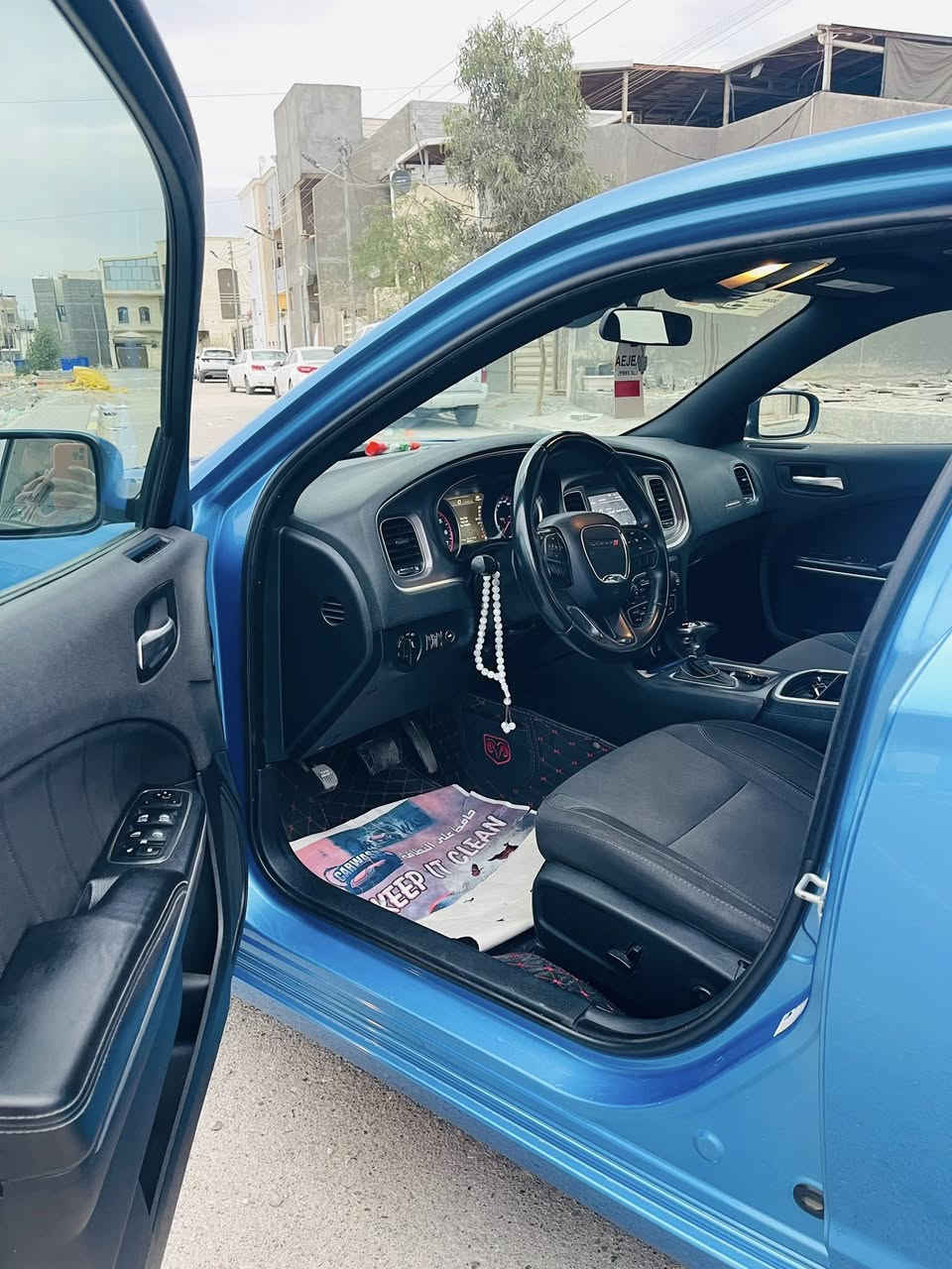 سلام عليكم 
للبيع أو مراوس حسب القناعه 
جارجر 2019 كندي وكاله ليث العبيدي 
داخله زيرو ماشيه حاليا 47 اصل رقم اربيل
مكفوله ضربه وصبغ وبارد حتى الدعاميات 
استخدام شخصي جاهزه تخم تاير حداديه مابيه كل نقص كلوب ممشتغل بلعينه نص مواصفات تشغيل عن بعد شفتات ستيرا وكشنات حضن وحساسات وبقيه مواصفات الجارجر معروفه محرك 3600 مكاني البصره الجبيله
للاستفسار 
***********
