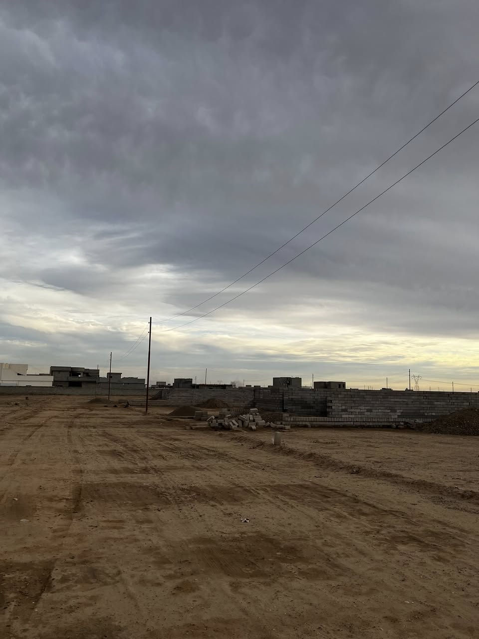 السلام عليكم اخوان متوفر قطع اراضي في منطقه الصافيه مقابل الشهامه جنس الارض زراعي كافه المساحات متوفره من 250لل دونم والاسعار جدا مناسبه واصل مي وكهرباء

لل استفسار الاتصال بل رقم ***********متوفر عل واتساب
