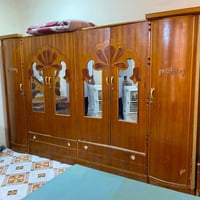 غرفة نوم • مستعملة • بيها مجال