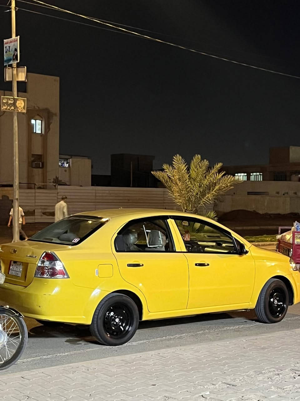 سياره للبيع تفاصيل اتصل عنوانها العماره ***********

