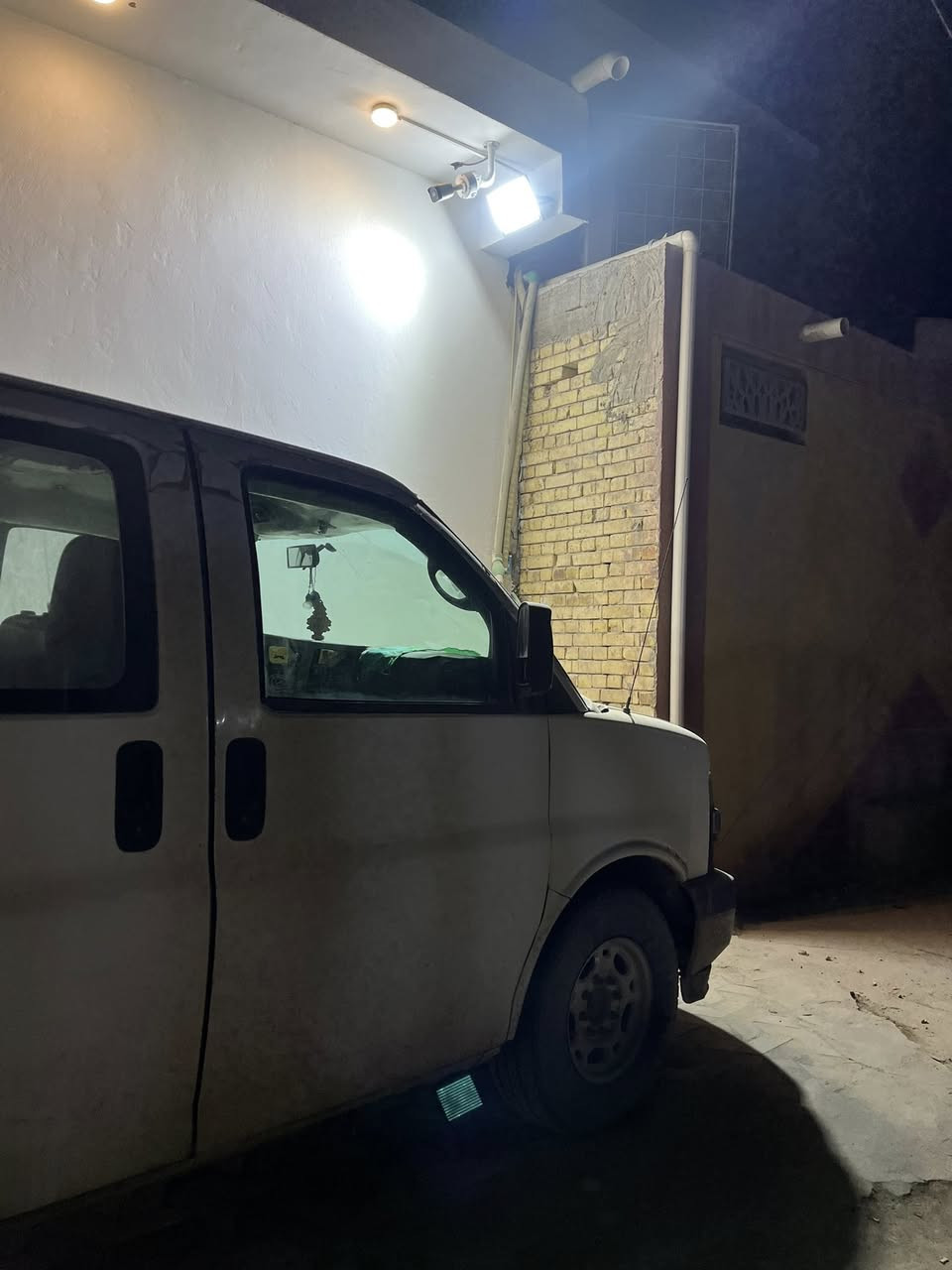 سلام عليكم فان 2008 باب سلايد كفالة مكينة وكير واصوليات رقم جديد راعيهة موجود يريد تحويل البدي كوم حديد كفالة فقطط المذكورات 

السعر ٦٠ وبيهة مجال

***********

‭٠٧٧٢ ٩٥٤ ٦٠٢٧‬
