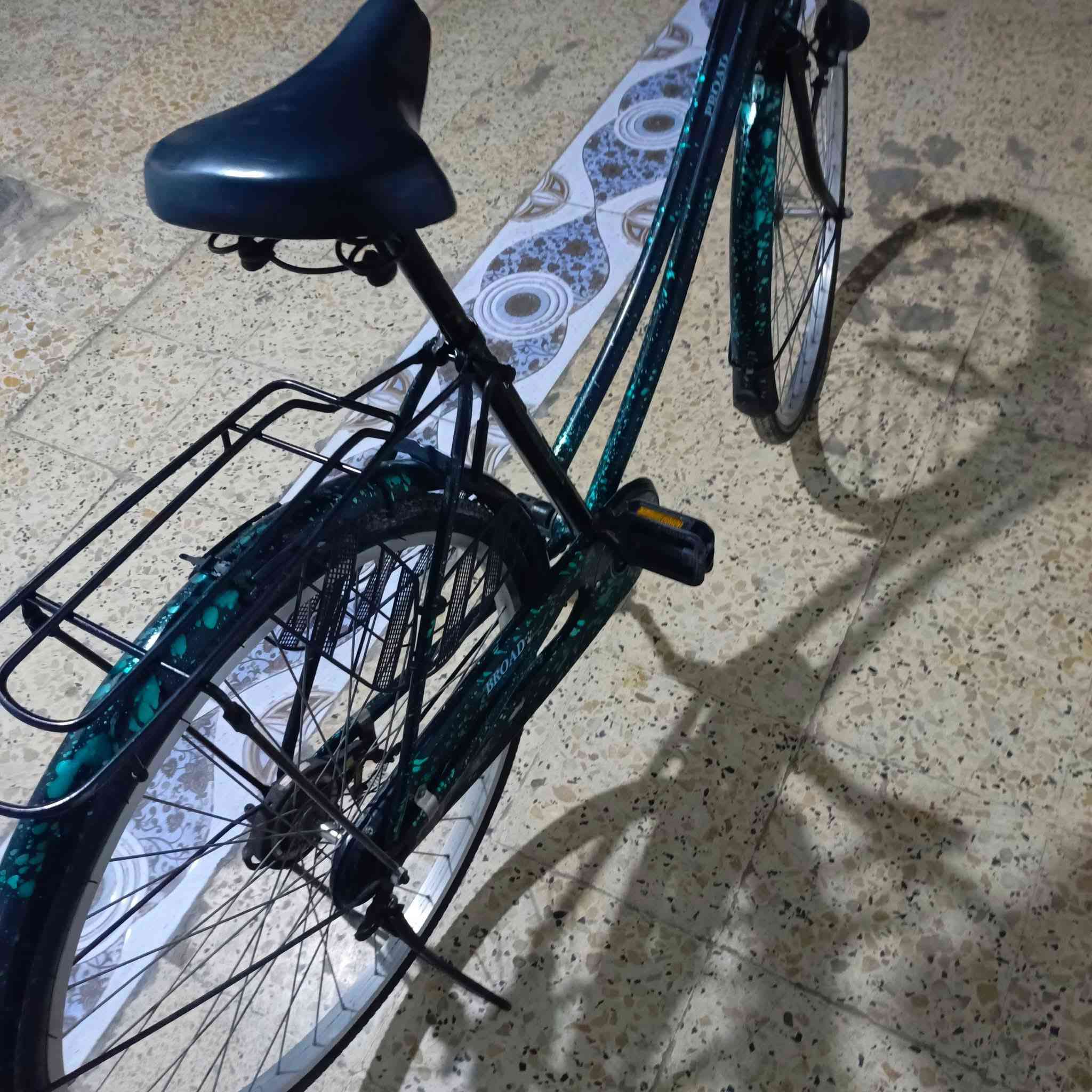 سلام عليكم بايسكل للبيع ب٨٠وبي مجال مستعجل على بيعته مكاني داموك ***********هذا رقمي بي واتساب
