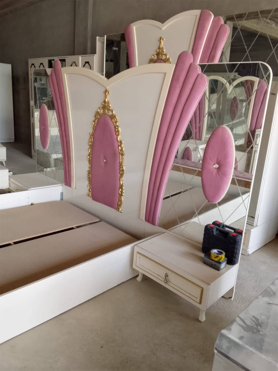 غرف نوم متواجده من تسع قطع الى خمس قطع للبيع


**إذا كنت صاحب هذا الإعلان وتريد حذفه لأي سبب، رجاءا أرسل رسالة إلى الدعم الفني**