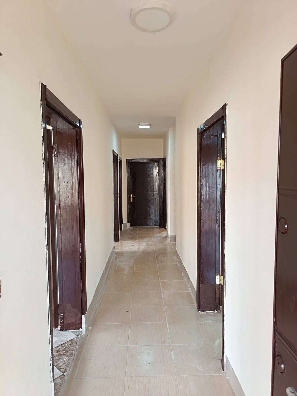 بيت للبيع في مجمع اوزال ستي Ozal City
المساحة :- 250م طابق واحد 
3 غرف نوم | استقبال | مطبخ | مجموعة صحية | حديقة و كراج )   
ملاحظة:
*يحقلك اعادة بناءها من جديد او اضافة طابق ثاني 
*****************************************
خانوو بۆ فرۆشتن لە ئۆزال ستی 
ڕووبەر :- 250م  یەک نهۆم 
٣ ژووری نوستن | دیوەخان | مەتبەخ | گەرماو | باخچە و گەراج ) 
للاستفسار
***********
***********
