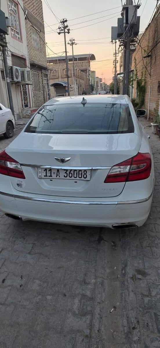 السلام عليكم 
سياره جينسز للبيع موديل 2012 
فول مواصفات رقم بغداد بأسمي  رقم دولي هزه جديده  بيه ٤ او ٥ قطع ابيع احزام تخم تاير جديد  حداديه جديده العنوان نجف ك  نوع المحرك 3800 السعر 120 وبيها مجال***********
