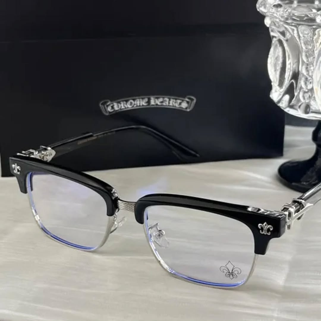 ✧･ﾟ: ✦  lentes Chrome Hearts Glasses ✦ :･ﾟ✧

نظارات Chrome Hearts نصف معدن ✦
تصميم فاخر بتفاصيل عصرية وأنيقة
مناسبة للرجال والنساء ✨

💰 السعر: 14,000 د.ع

📦 توصيل بغداد: 4,000 🚚
📦 باقي المحافظات: 6,000 🚚

📲 للحجز عبر واتساب: ***********
أو راسلونا على الخاص ✨

