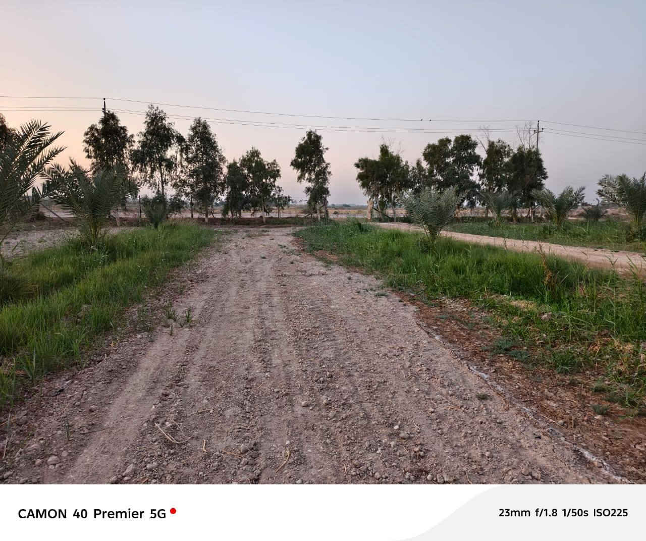 ارض زراعي طابو  مع بيت كامل  المساحه دونمين وتسعه ميه قرب ناظم اربعه هاتف ***********
***********
