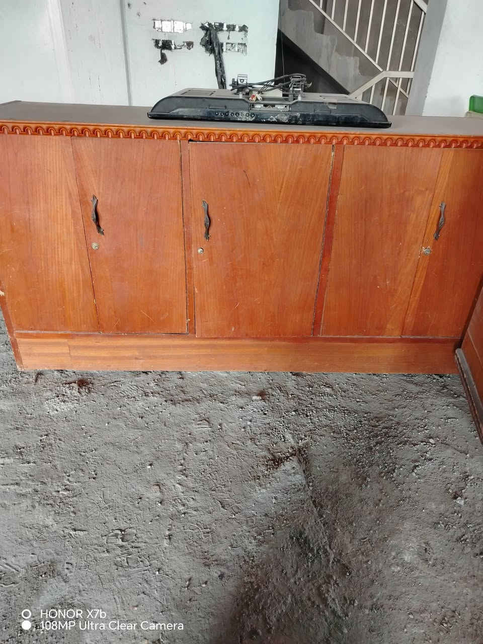 سلام عليكم اغراض للبيع
شواية همبركر 
بوفيه حجم مترين وربع 
كنتور بابين
قاطع جام كافتريا 
 موقع: واسط: العزيزة 
الاستفسار ***********
