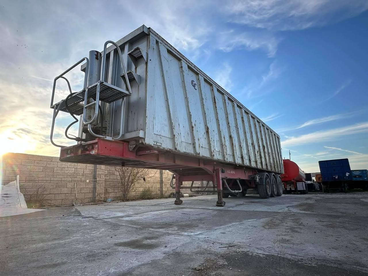 البيع شغاله تصال على رقم ***********
