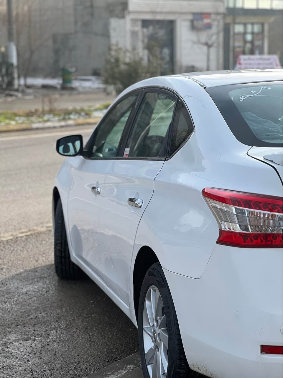 بسمیلا بەناویخوا  
ئەم سێنترایەمان هەیە بۆ فرۆشتن هەمو گیانی بەشەرت
سەیارەکە هی مەعرەز نیە 
گێڕومەکینەی بەشەرت 
مەکینە گەورەیە 
بەسمەیە 
دودەرگای بەسمەیە 
چوار تایەی لۆکی لەژێرە 
بۆ یاخی پێ وەنیە بەس یەکتۆز ساردی دەرگای دوای سایەقی هەیە  یەک شوختی دەرگایسەکنو دوای سەکنی هەیە
ژمارە تەلە فون *********** السليمانية, العراق
