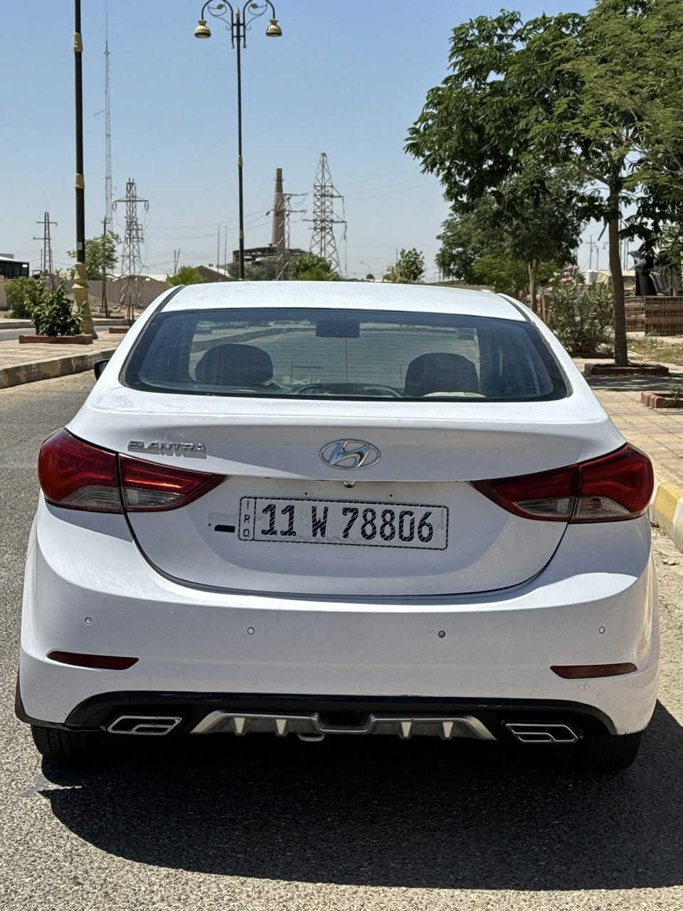 السلام عليكم 
للبيع هونداي النترا ٢٠١٥ خليجي سياره جديده بيها صبغ بنيد 
و الجاملغ باقي السياره مكفوله سياره جاهزه من كلشي 
رقم بغداد دولي بأسمي 
سعرها 108 وبيها مجال للشراي 
للاستفسار الاتصال ***********  ‭***********‬ 
مكان السياره الانبار الرمادي
