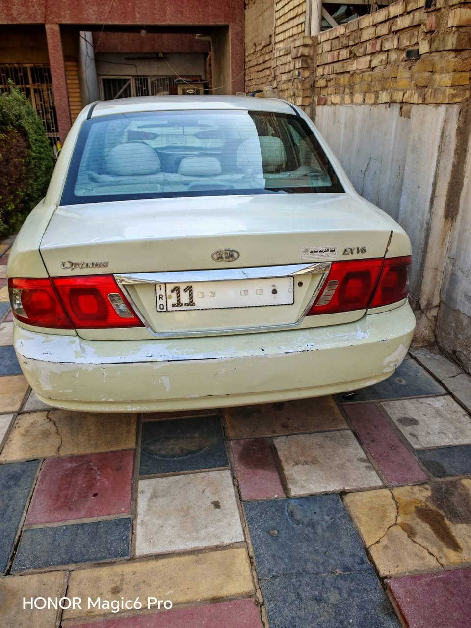 السلام عليكم ورحمة الله وبركاته
اوبتما موديل 2004 وارد امريكي 
ضرر جاملخ خلفي جهة السايق 
بلادية السيارة V6 فئة EX اعلى مواصفات بفئتها فتحة سقف سلايد روف تبريد بيانو سستم صوت infinity كشن السايق كهرباء كروس سرعة لايتات +بلوجكترات عدسة السيارة مصروف عليها باتري جديد تخم بلكات صدر امامي خلفي مي راديتر كلة اصلي وجديد السعر (68)$ ورقة بغداد البنوك (***********)
