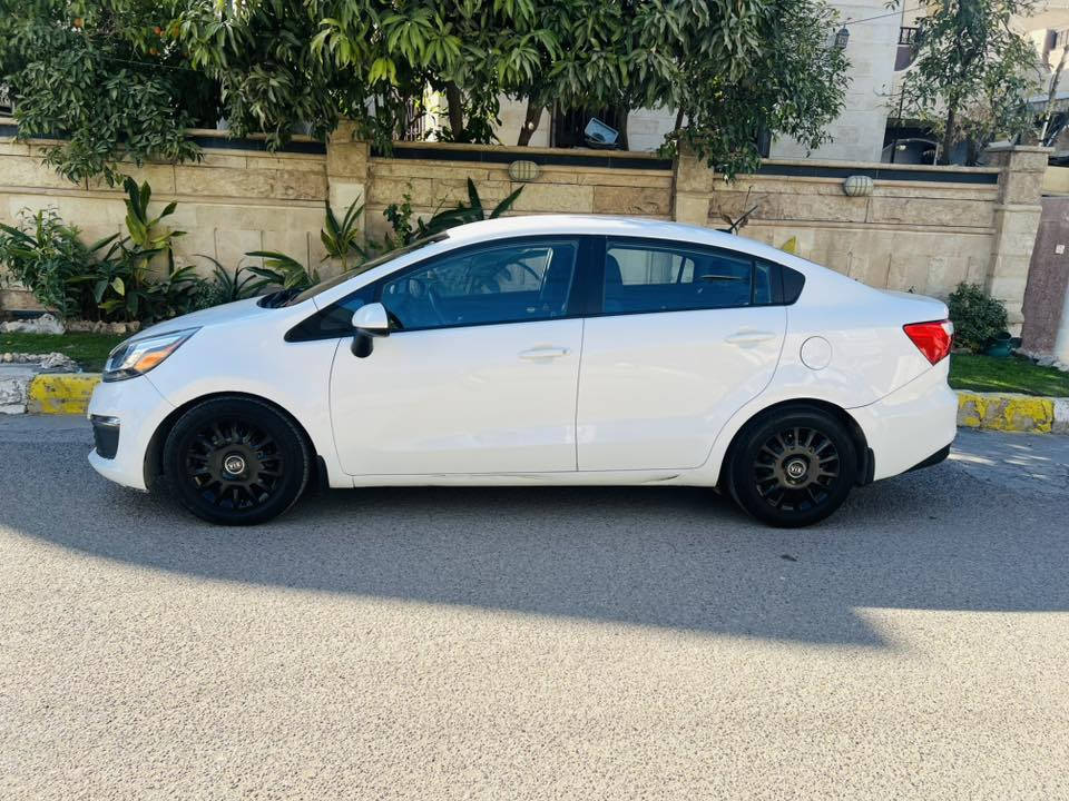 يا الله
السلام عليكم 
كيا ريو موديل 2016
بدون حادث بدون صبغ 
بيه سونار بلمنشور 
ليبل واحد
مكينه 1600
صدر جديد 
مواصفات معروفه 
رقم أربيل 
شرط التحويل 
السعر 100
الشراي يتصل *********** 

عنوان بغداد غزاليه
