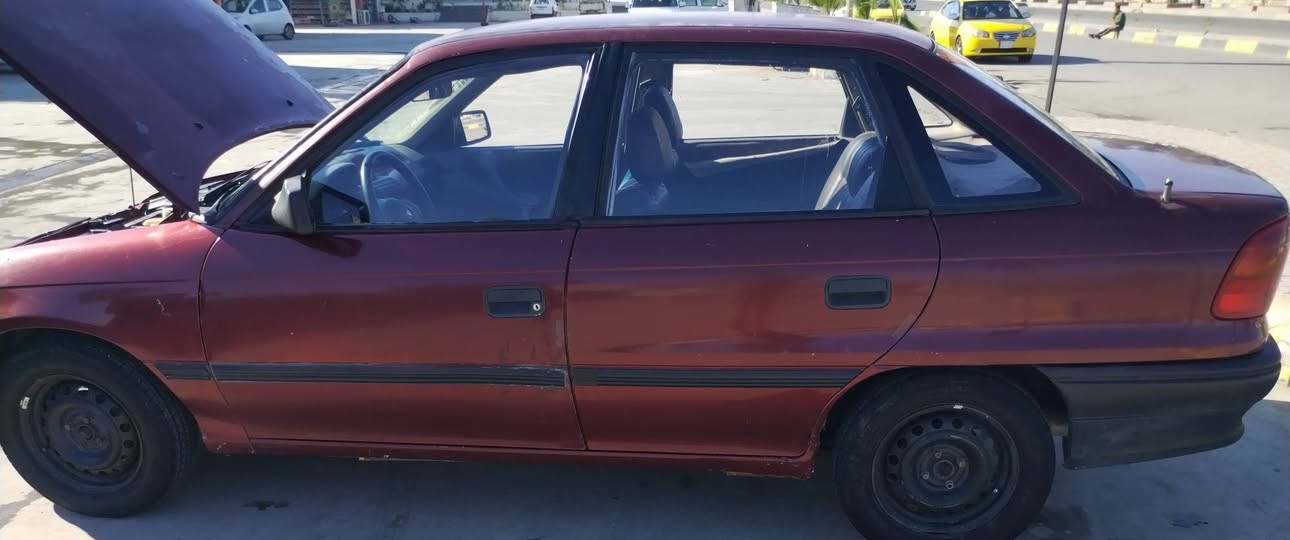 للبيع استرا موديل ٩٣ بدون صبغ عدا
الدوائر والدوسات وتبديل جاملغ

محرك ١٤ بيه بداية نفخ، سنوية صاقطة، ورقم بطانية أربيل وعليها غرامات ٢٤٠ ألف َ

وقطارة بنزين، بيها كابون بانزين

والسعر٣٩ دولار للشراي *********** *********** .
