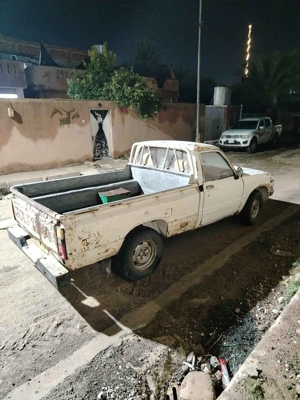 سلام عليكم سياره للبيع 80 رقم كركوك صدامي الاستفسار علا رقم ***********
