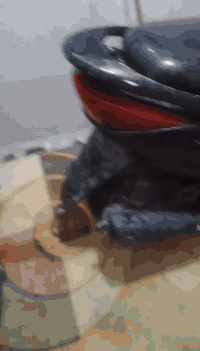 سلام عليكم بريز لايت ناصي كامله  تشغل سلف هندر  كهربائيات   سعر 380 بيه مجال أو مراوس ادفع فرق عنوان بغداد ساحت عدن رقم ***********
