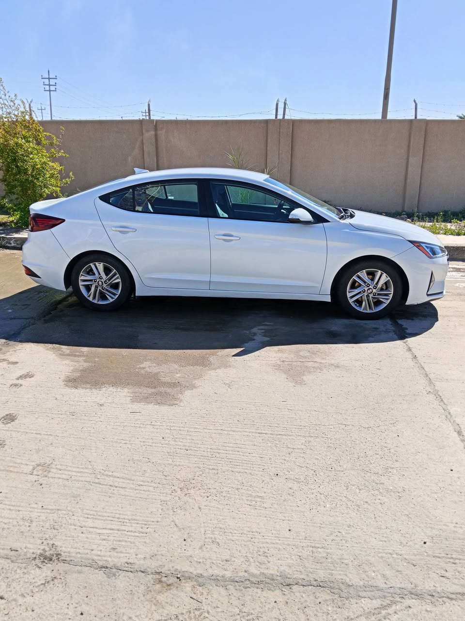 السلام عليكم
النترا 
وارد امريكي 
موديل  2019
رقم بغداد نكليزي
محرك 2000 دوش محرك وكير كفاله
ضرر  بنيد وجاملغ + جنطه وجاملغ
 رش صبغ بدون دواخل
شرط التحول
السعر 127 بيها مجال 
رقم / ،***********
