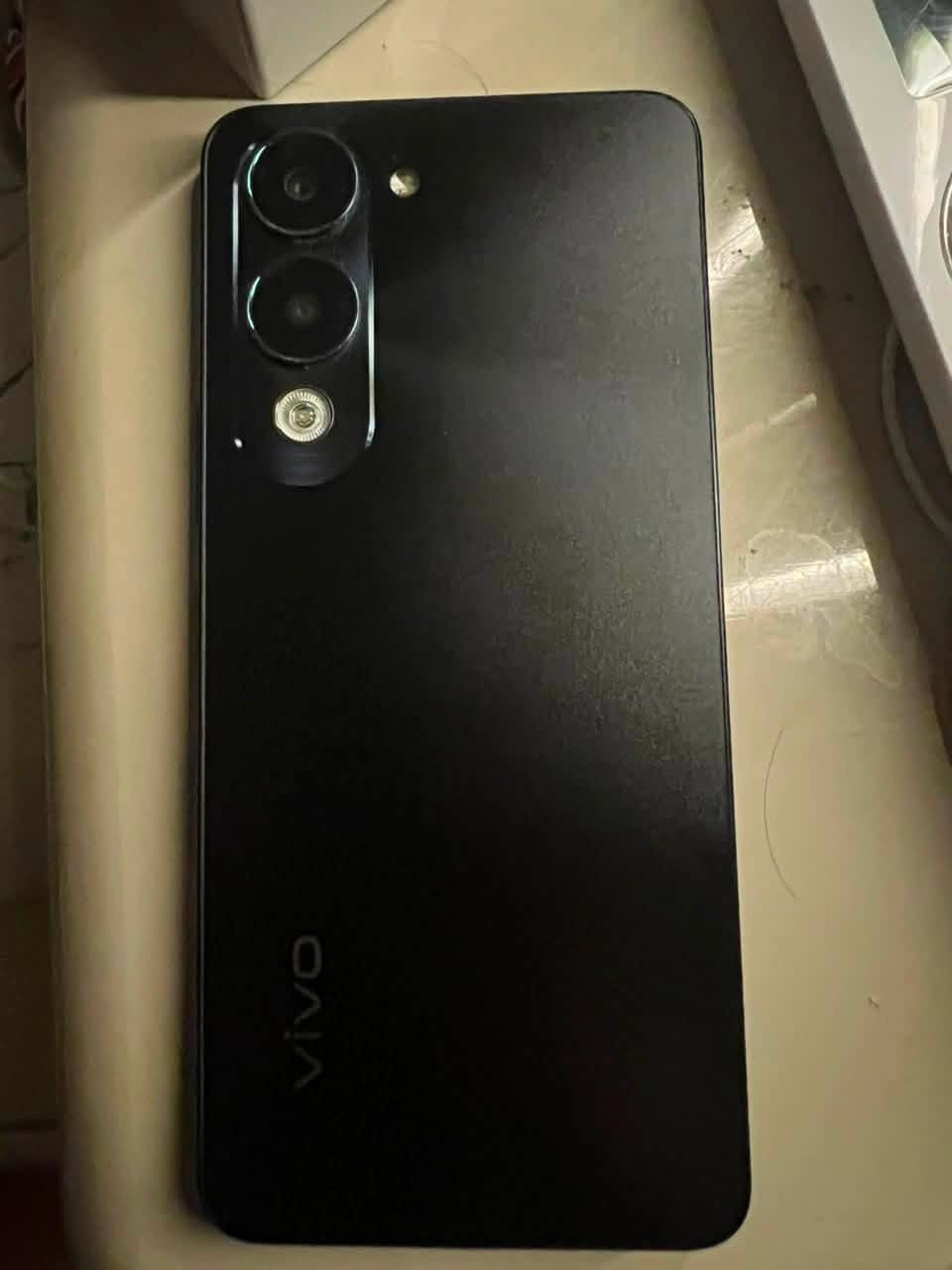 Vivo Y04 للبيع السعر 115 ذاكره 128  عشوائيه 6
***********
