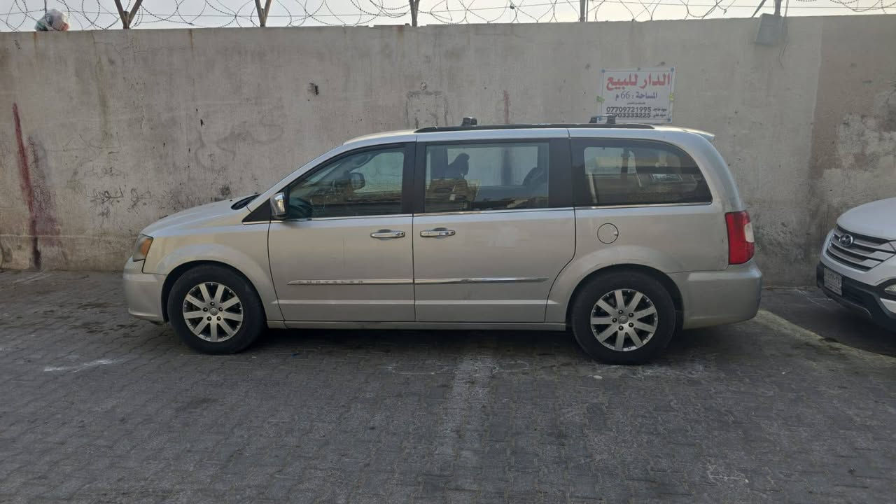 كرايسلر موديل 2012
فول مواصفات ثلاث قطع تبريد كشنات بلع شاشة اعطار 
ابواب كهرباء صندوق كهرباء 6 خام كهرباء 
محرك 3600 محرك وكير وصدر حديد 
تخم تايرات جديد السونار موجود  بالمنشور 
سعر 128 و بيها مجال اتصل ***********  ***********
