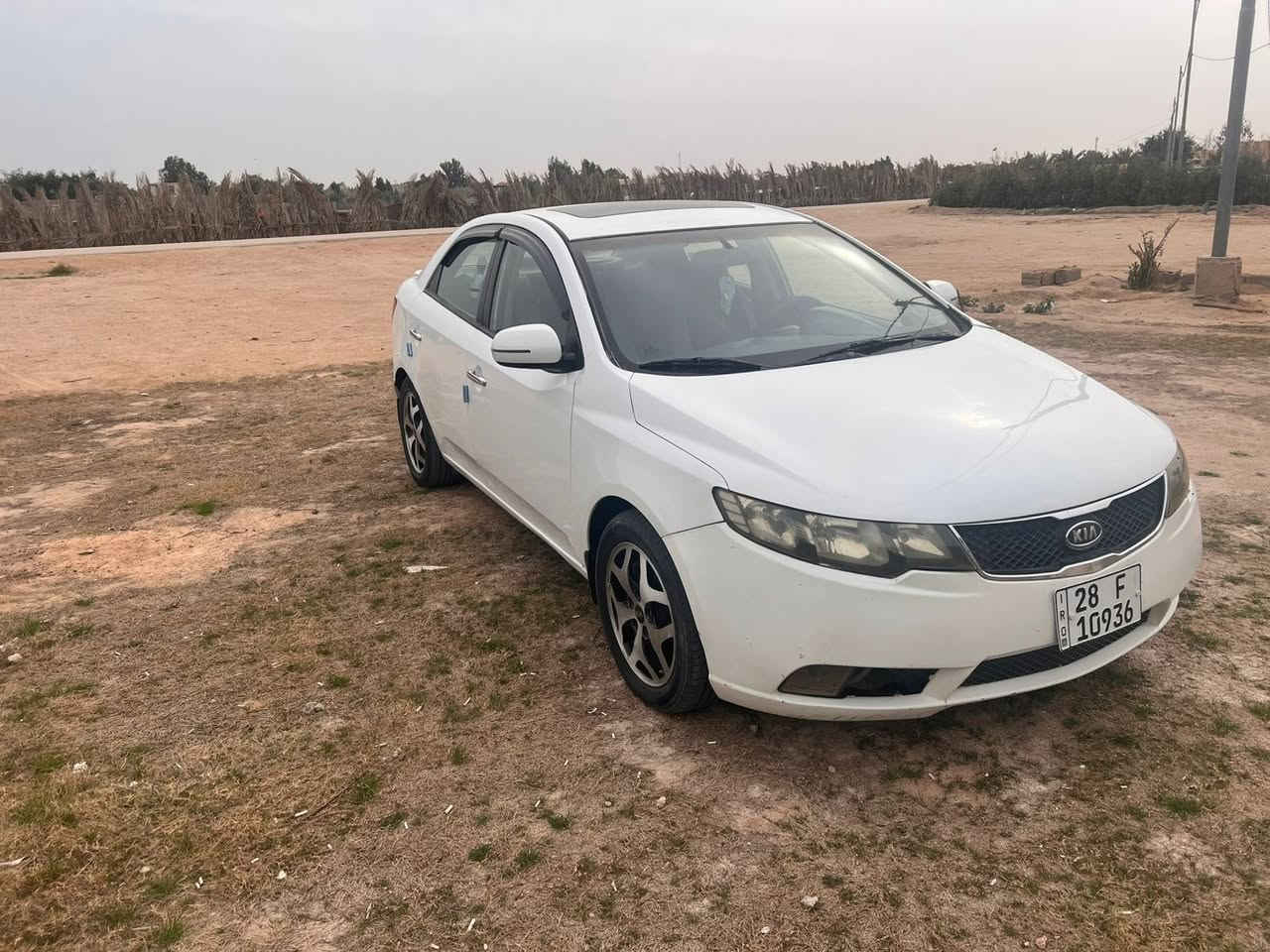 سيراتو موديل 12 خليجي رقم نجف مكفوله من الضربه بيه قطعتين رش بدون داخل جاهزه مكينه كير حداديه تبريد   السعر 95 مكان السياره بابل كفل ***********
