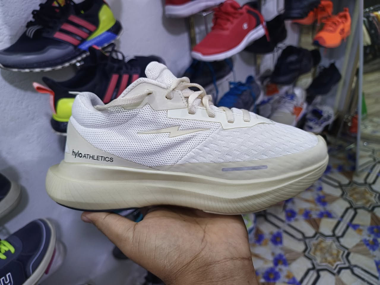 ترانشوز باله رياضي ماركات
العنوان الماجديه شارع الملعب 
قرب السوق محل ابوذر 
***********
