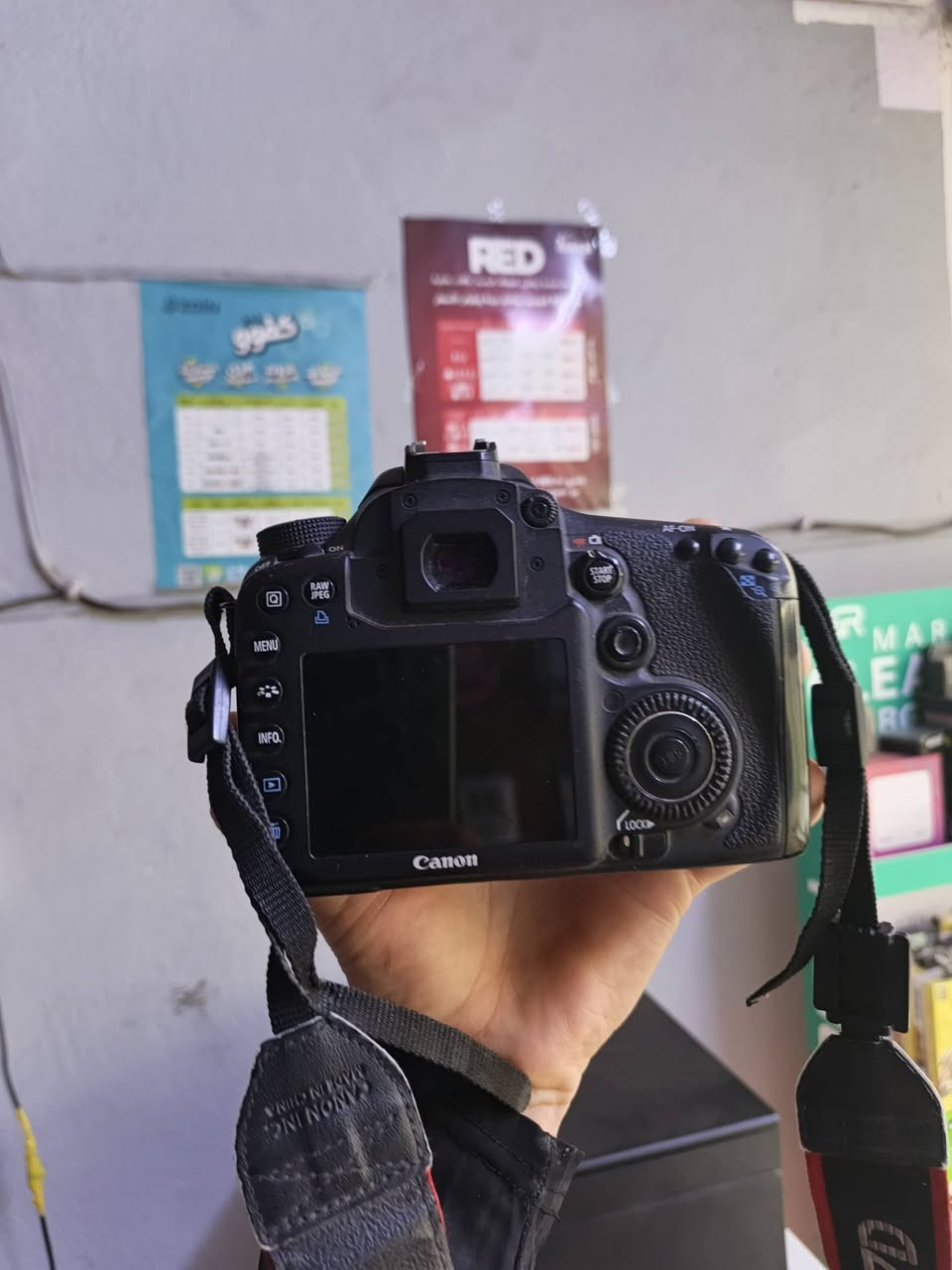 كامرات البيع شراي يجي خاص
هاذه الرقم ***********
