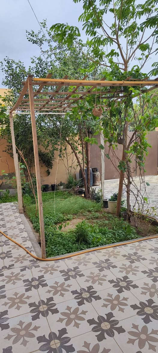 دار للبيع في مجمع الزهراء السكني في الديوانية..دور ال٣٠٠ طابقين اربع غرف نوم ركن على حديقة جانبية ومتنزه داخل الفرع..وخدمات كاملة ..يباع نقداً ..السعر١٩٠ وبي مجال 
لمعرفة المزيد يرجى الاتصال بالرقم ***********
