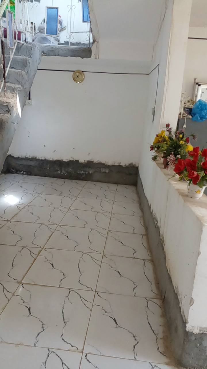 بيت للبيع مساحه ١٢٠ زراعي منطقة مهدي عاكول يم مدينة الالعاب يوجد فيه غرفه ومطبخ وستقبال وحمام ٢ السعر ٣٢ وبي مجال شي قليل للشراي  الاتصال ***********

