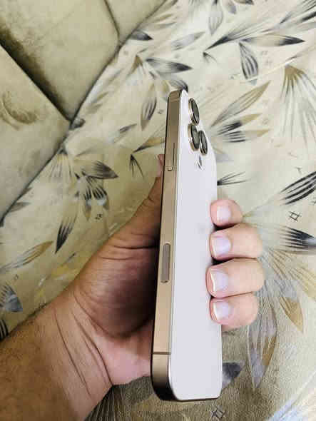 السلام عليكم 
ايفون 16برو ماكس 
ضمان ماستر بطاريه 100
نضيف جداا ما مفتوح 
السعر 1500وبي مجال بسيط
***********
