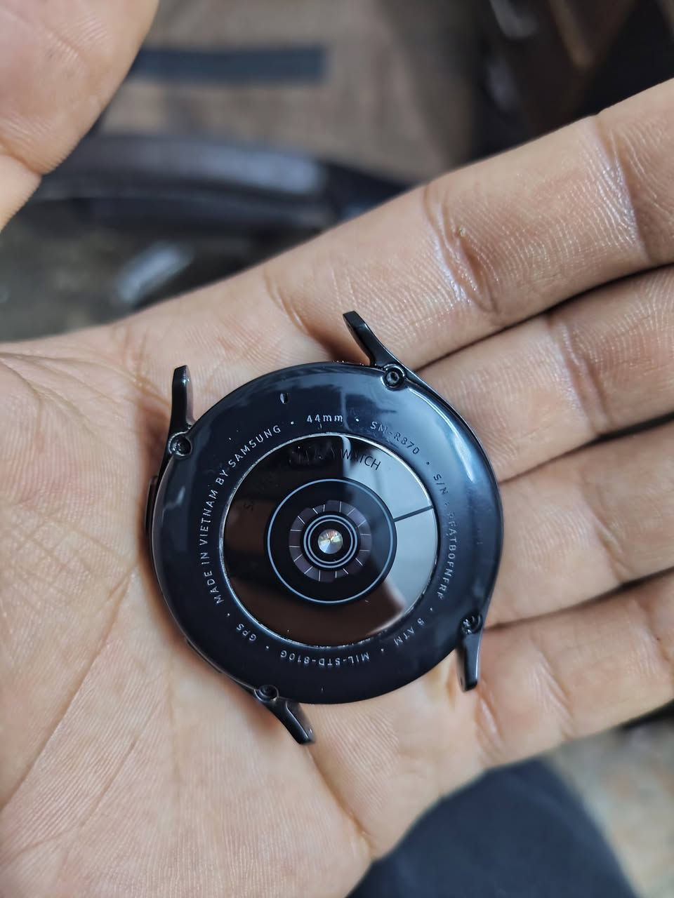 السلام عليكم ساعه واتش 4 Samsung watch 4 قياس 44 للبيع او مراوس  بيه ملاحضات بالشاشه ابد ما ماثر علمس 
كامله ملحقات اخر تحديث مكاني بغداد شارع فلسطين 
***********
