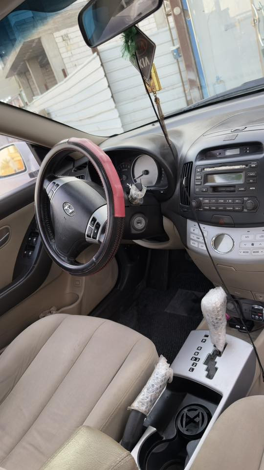 الانترا موديل 2010 متؤمة طبق الاصل شرط حاسبة وين ماتريد تروح بيها تتسجل ابلي انه مسجلها  ادوات كصة جنطة فول مواصفات وجاهزة من كلشي مرايات شفط تدفئة تبريد تدفئة بلكسنات حدادة جديدة جاهزة من كلشي  السعر 46 وبيها مجال ***********
