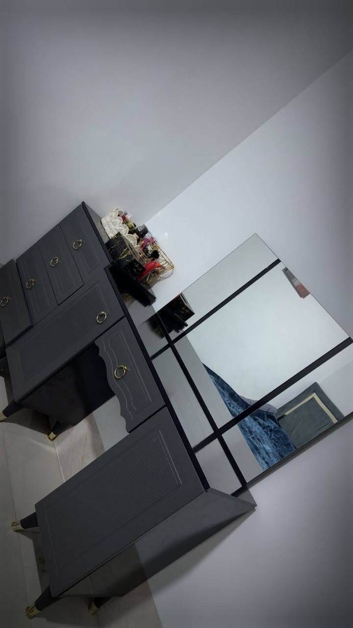 غرفه نوم تركي مستعمل قليل نظيف جدآ ٦ قطعه ماركه الشراي يجي خاص او يتصل وات ساب *********** أو *********** فايبر أو *********** وات ساب
