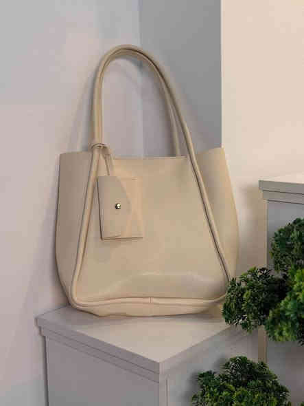 حقائب كوالتي ممتاز جلد سوفت ناعم 

متوفر توصيل كل انحاء العراق 5 الف ✅
للطلب والاستفسار مراسلة واتساب 

‭0785 366 5877‬
او عن طريق رابط الانستكرام 

https://www.instagram.com/2.shoz?igsh=MXAycmN5dHc4eXJtNQ==

تيك توك 

https://www.tiktok.com/@2.shoz?_r=1&_t=ZS-921nR4cpsqS حلة
