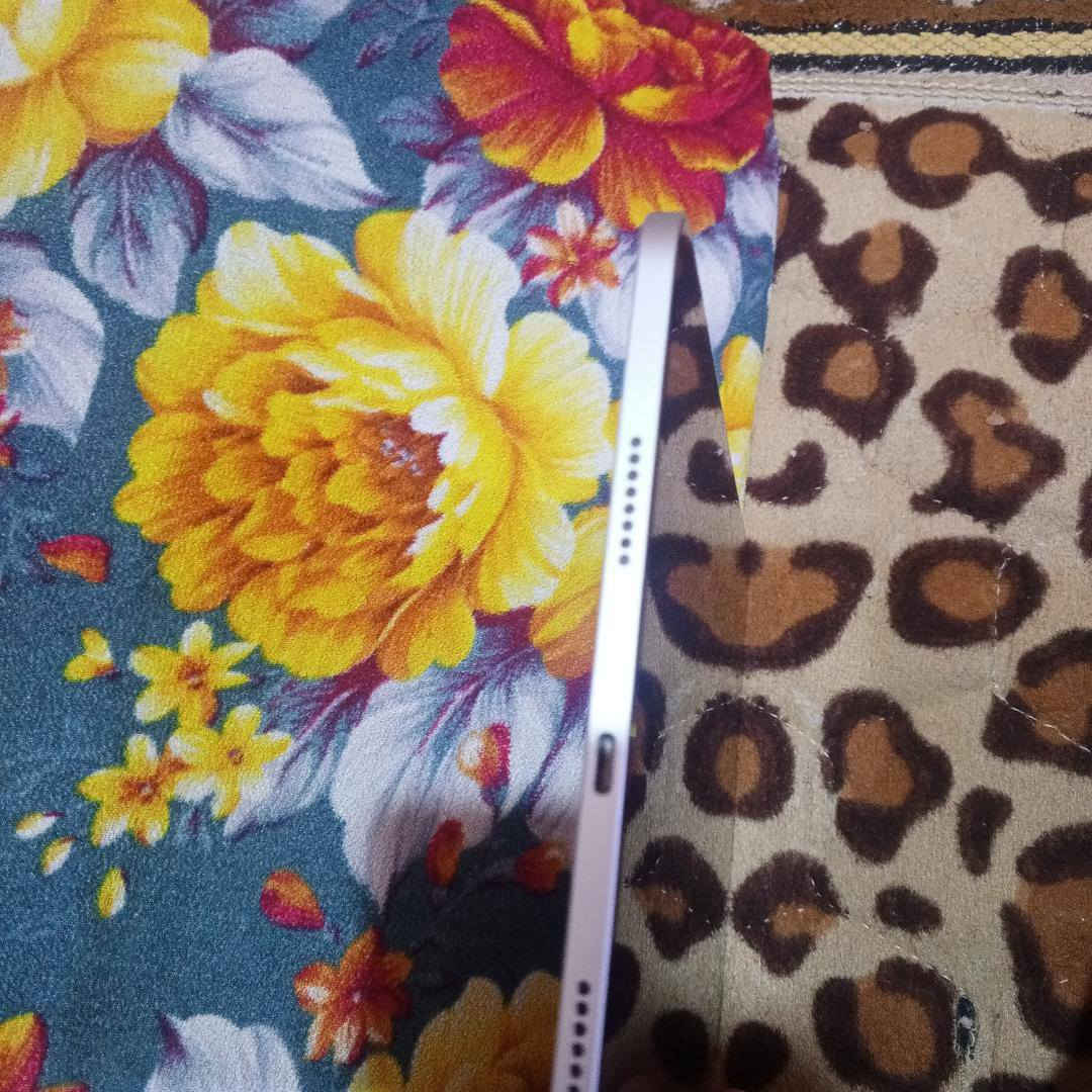 سلام عليكم ايباد برو معالج m2 ذاكره 256 طفه فجاء ماعرف شبي ابيع علا هل حطه بدون كارتون ايكلود موجود سعر 350 ويرهم مراوس *********** مكاني بغداد بلديات توصيل ماكو
