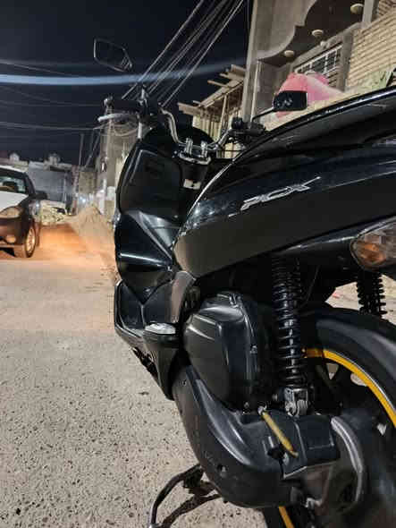 سلام عليكم دراجه بيسي اكس جيل اول البيع 
مكينه 125 دراجه نضيفه وحلوه  بدون اوراق 
اكفله من سرقه سعر 1100 وبيه مجال مكاني 
بغداد الشعب رقم‪***********
