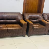 أثاث عيادة • سعر مناسب • للبيع