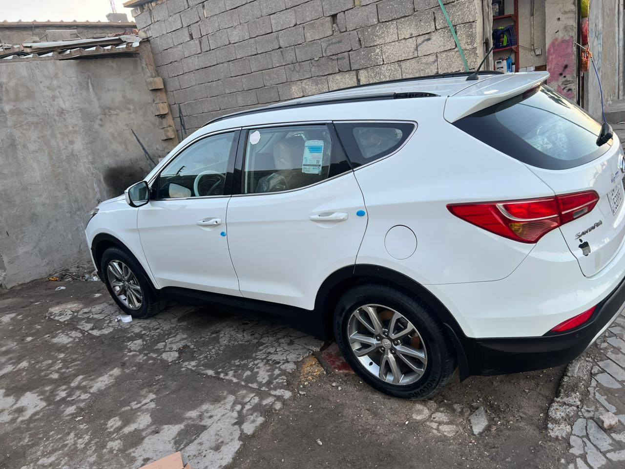 سياره سنتافي مديل 2014 ماشيه 100 الف  وارد خليجي  اربعه سلندر  سبعه راكب  سياره نضيفه كا دواخل  شاشه  كامره خلفيه تبريد زين. حداديه هستوه مبدليها  تايرات تخم جديد  سياره مثل ما واضح بصور طخات بسيطه 145 وبيها مجال
***********
