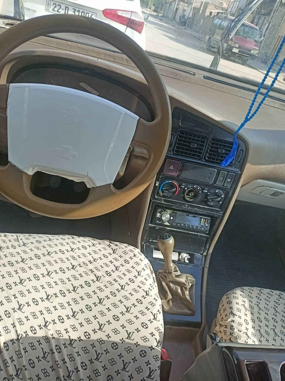 بيجو لميس 2013
باسمي السنويه ل 2030 رقم انكليزي 
منظومه تبريد جديده
حداديه صدر وحداديه الخلفيه 
فلنجات جدد 
كير مكينه حلوات لا تنقيص ولاتبخير 
تخم تاير ابو تلخطه
السعر 40 وبي مجال لشراي 
***********
