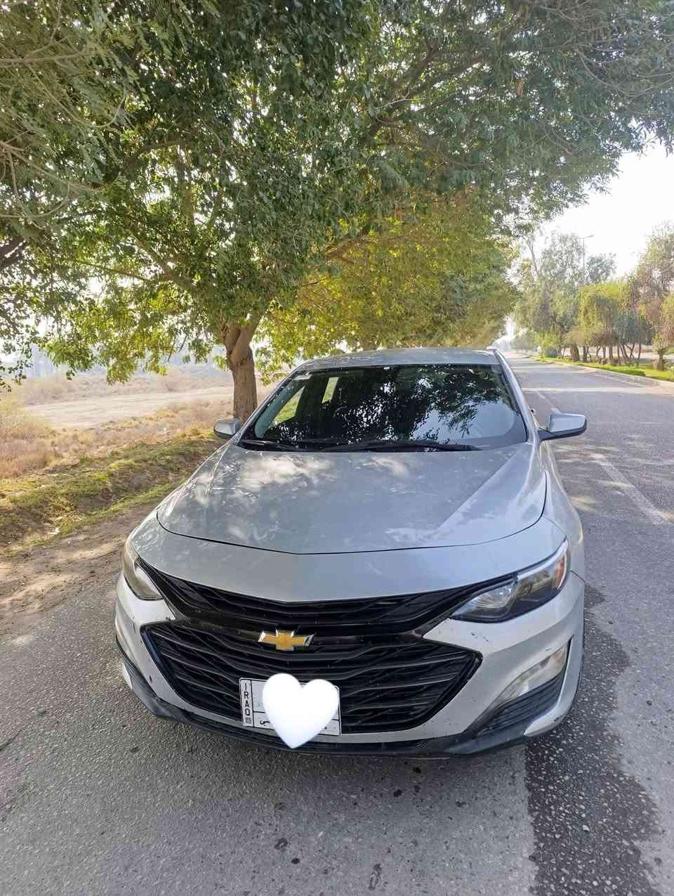 سلام عليكم
ماليبو للبيع
الموديل 2020
الرقم كربلاء معوقين 
بيها وكالة عامة
حادثها جاملغ و بنيد و جاملغ الخلفي شبر  بارد
كير و محرك ممتاز تدفئه و تبريد شغال اضافه الى تدفئ بالكشنات
تحكم ستيرن جهتين كشن السائق كهربائي 
مانع انزلاق توقف ذاتي
فئة LT
العنوان بابل مركز المدينة قرب سيطرة بيت الوزير
رقم الإتصال ***********
