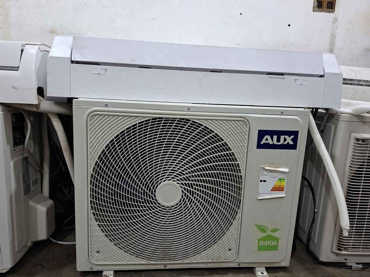 السلام عليكم سبلت البيع 2طن اوكس غاز 410 مشتغل شهر واحد السعر 550وبي مجال شراي يتصل ***********
