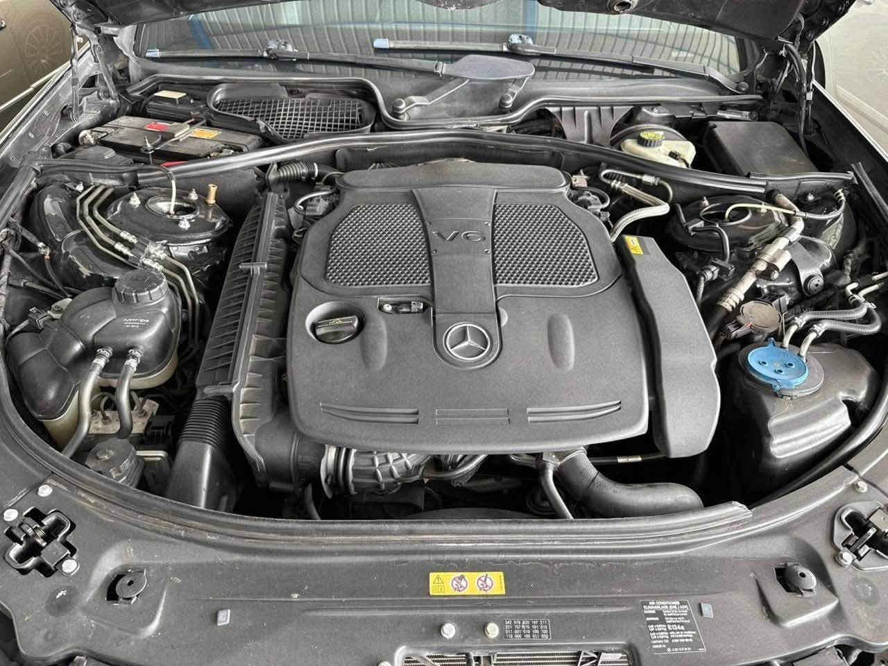 للبيع او مراوس 
مرسيدس خليجي مكفوله 2011 AMG
ماشيه 98 الف
المواصفات فول 1/1 :
- محرك V6 المرغوب
- ⁠فتحة سقف SlideRoof
- ابواب شفط كهرباء
- صندوق كهرباء
- داخل لون بيجي وقهوائي مطعم ب صاج
- ⁠كشنات جلد + خزن Memory
- كشنات كهرباء امامي / خلفي
- شاشة وسائط + كاميرا خلفية
- مري شفط / اشارة بالمري
- ماوس تحكم + تحكمات ستيرن
- حساسات اصطفاف امامي / خلفي
- سيدي جينجر 6 اقراص
- ⁠سستم صوت Harmankardon
- ستيرن كهرباء وتدفئة
- تبريد منفصل + قطعتين مع تحكم خلفي
- لايتات داينمك اوتو Dynamic
- بردات ابواب + برده خلفية
- تجاوي كهرباء امامي + خلفي
• السيارة كلشي بيها بلادي وكل اوبشناتها شغاله
• ⁠تايرات جدد شادها *********** مكان كربلاء
