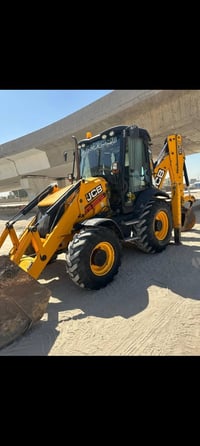 للبيع جي سي بي موديل 2011 رقم ربيل سنويه 29فول مواصفات تفاصيل عله رقم ...