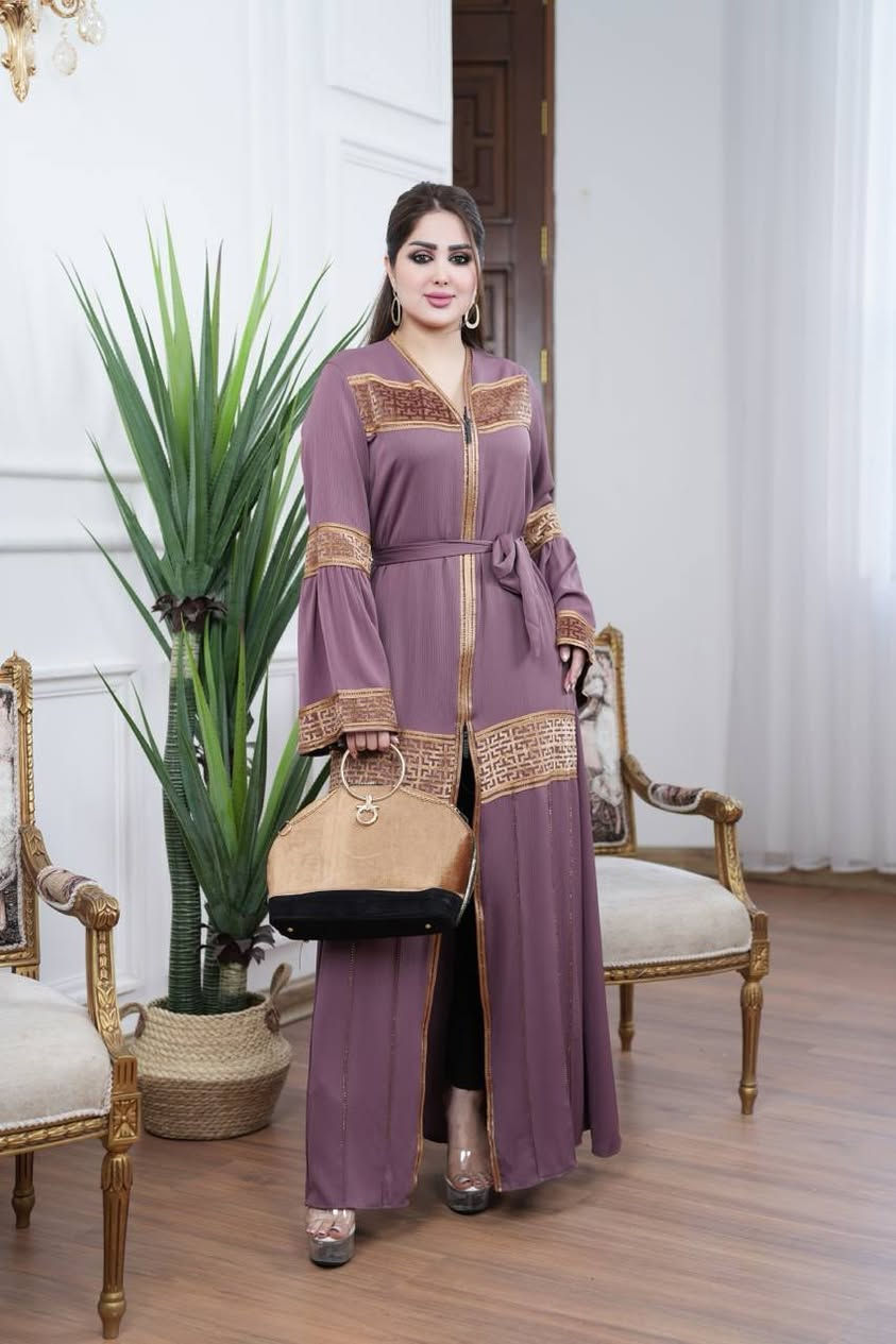#جديدنـا عباية خليجية🦋 

🪄الشغل ستراس الاصلي 💯
✨القماش حرير أمارتي الأصلي 💯
🎗️مڪون من 5️⃣ قطع
⤶العباية
⤶شال
⤶بنطرون
⤶احزام
⤶حقيبة 👜 

 من وزن 60 الى وزن 110

←أسود
←وردي
←سمائي

السعر :- 50الف  مع التوصيل


**إذا كنت صاحب هذا الإعلان وتريد حذفه لأي سبب، رجاءا أرسل رسالة إلى الدعم الفني**