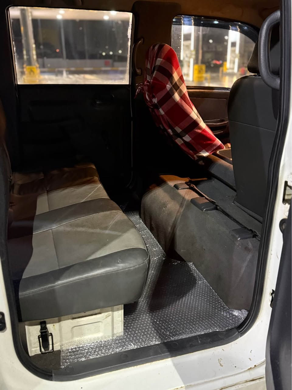 ٢٠١٠ بيلاد ده بل قه مه ره 
يه ك براوه بؤدي سفر 
گيرو مه كينه و هه موو گياني به شه رت 
سيعري ٦٨ گه لاو مجالي برايانه 
***********
٠٧٥١٥٠١٠٥٤ فايبه ر السليمانية, العراق
