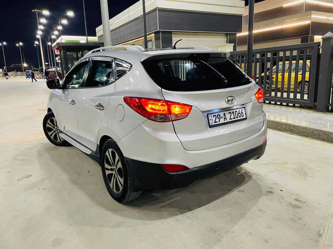 توسان خليجي موديل 13 رقم واسط بسمي انكليزي صبغ حزام مكينه ٢٤٠٠ للاستفسار الاتصال *********** واسط الكوت انوار الصدر
