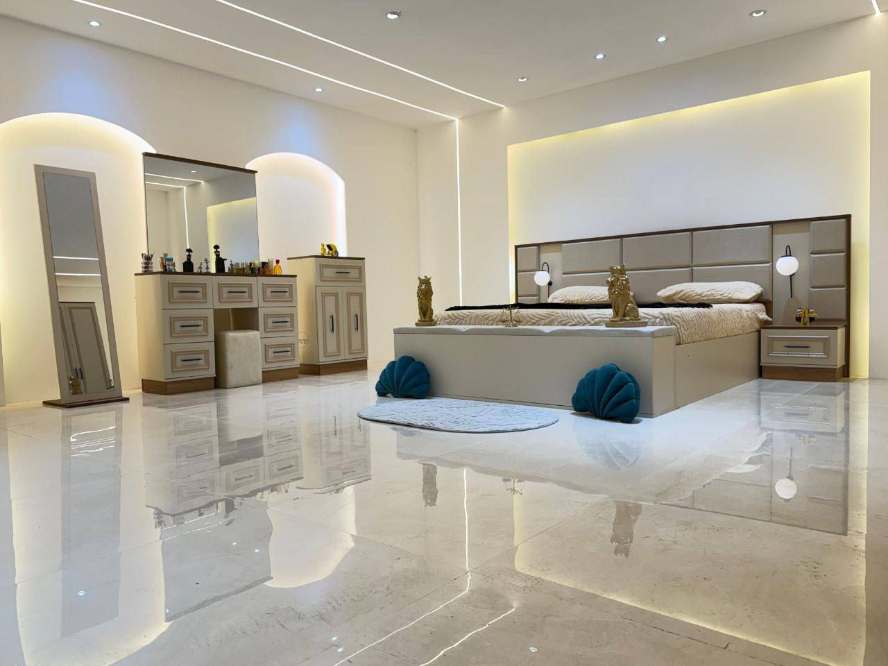 موديل كارزما الاصلي مودرن
*10 قطع*
برغي حديد✅
سرير دبل جك✅
كنتور رفوف ✅
بروفيل على جميع القطع✅
ظهر بلوك✅
♦️كنتور340 م  
♦️ميز تواليت 
♦️ كومدي عدد2,   اناره💡
♦️سرير200 سم*180سم 
♦️مرايا قيافه 
♦️شازلون 
♦️طابورية
♦️دراور 
السعر مليون و 600 الف دينار عراقي🇮🇶  الاستفسار واتساب ***********
